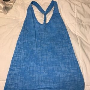 Woman’s xs under armour tank top